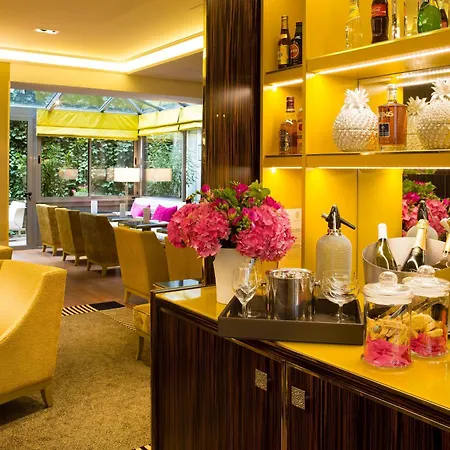 Baume Hotel
